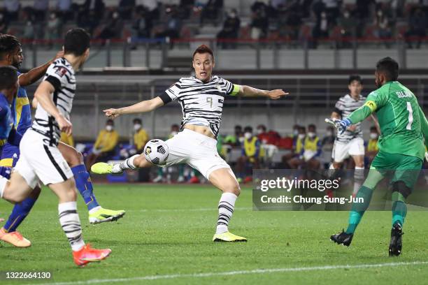 Kin Shin Wook Kim Shin Wook Photos and Premium High Res Pictures - Getty Images