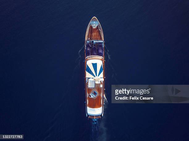 aerial view of a motor yacht - yacht top view stock-fotos und bilder