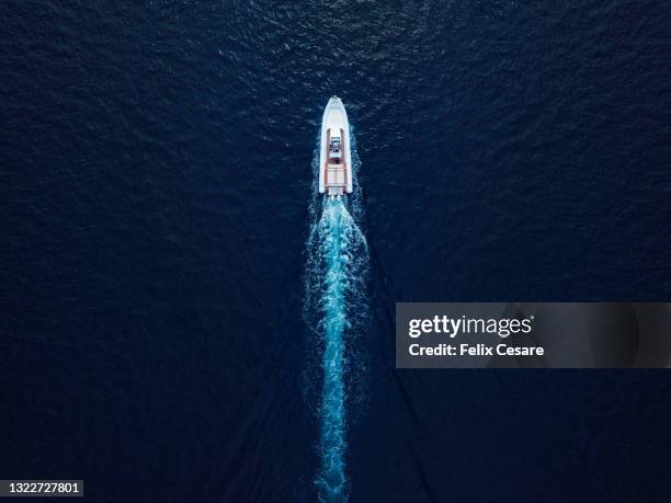 aerial view of a speedboat. - 航跡 ストックフォトと画像