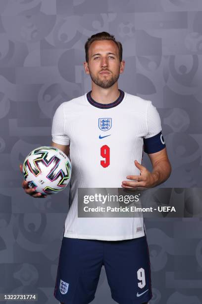 1,015 Harry Kane Portrait Photos and Premium High Res Pictures - Getty Images 1,015 Harry Kane Portrait Photos and Premium High Res Pictures - Getty Images