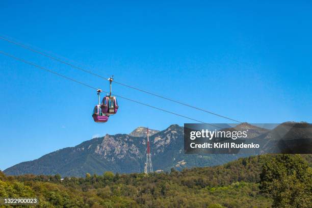 cable cars in switzerland - ski lift summer stock pictures, royalty-free photos & images