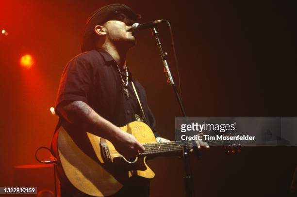 Everlast performs at San Jose State Event Center on December 10, 1998 in San Jose, California.
