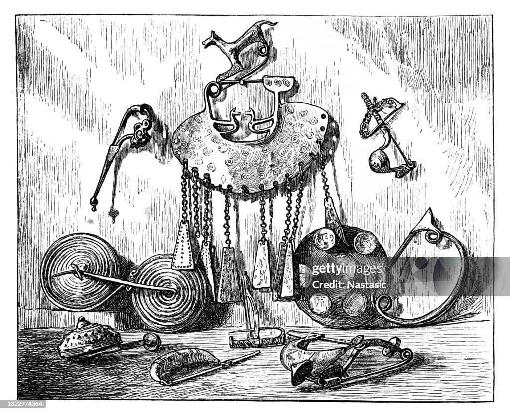 Bronze vessels and bronze jewelry from the graves and Hallstatt