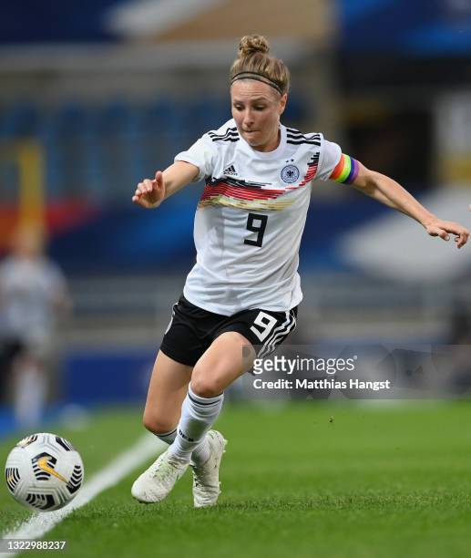 Svenja Huth of Germany controls the ball during the Women's International Friendly match between France and Germany at La Meinau Stadium on June 10,...