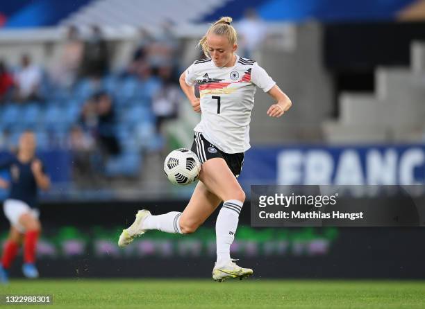 Lea Schuller of Germany controls the ball during the Women's International Friendly match between France and Germany at La Meinau Stadium on June 10,...