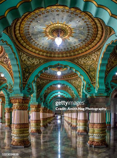 inside the beautiful royal mysore palace, mysore, karnataka, india - bangalore city photos et images de collection