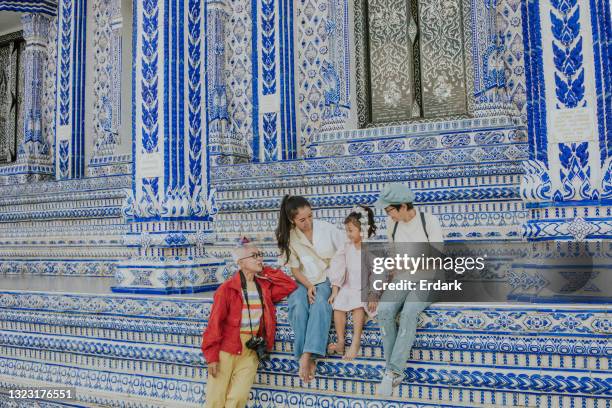 little cute girl asking about history with her beloved parent-stock photo - tourist asking stock pictures, royalty-free photos & images