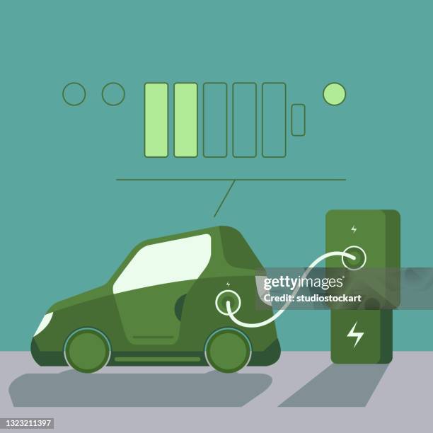 ilustraciones, imágenes clip art, dibujos animados e iconos de stock de coche eléctrico verde con estación de carga de coche eléctrico - supercharged engine