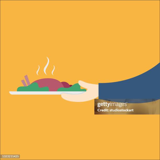 ilustraciones, imágenes clip art, dibujos animados e iconos de stock de mano con bandeja de comida - plato restaurante