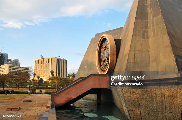 nyayo monument - central park, nairobi, kenya - kenya independence stock pictures, royalty-free photos & images