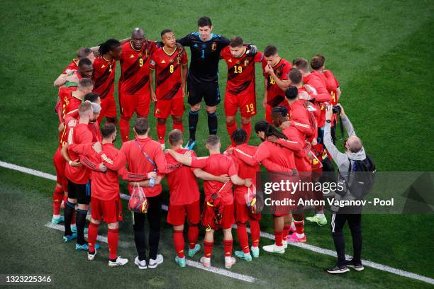 Players of Belgium form a huddle prior to the UEFA Euro 2020 Championship Group B match between Belgium and Russia on June 12, 2021 in Saint...