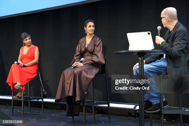 Geeta Writer 80 Deepti Gupta Stock Photos, High-Res Pictures, and Images - Getty Images