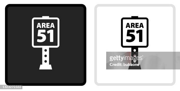 illustrations, cliparts, dessins animés et icônes de icône de signe de la zone 51 sur le bouton noir avec renversement blanc - area 51