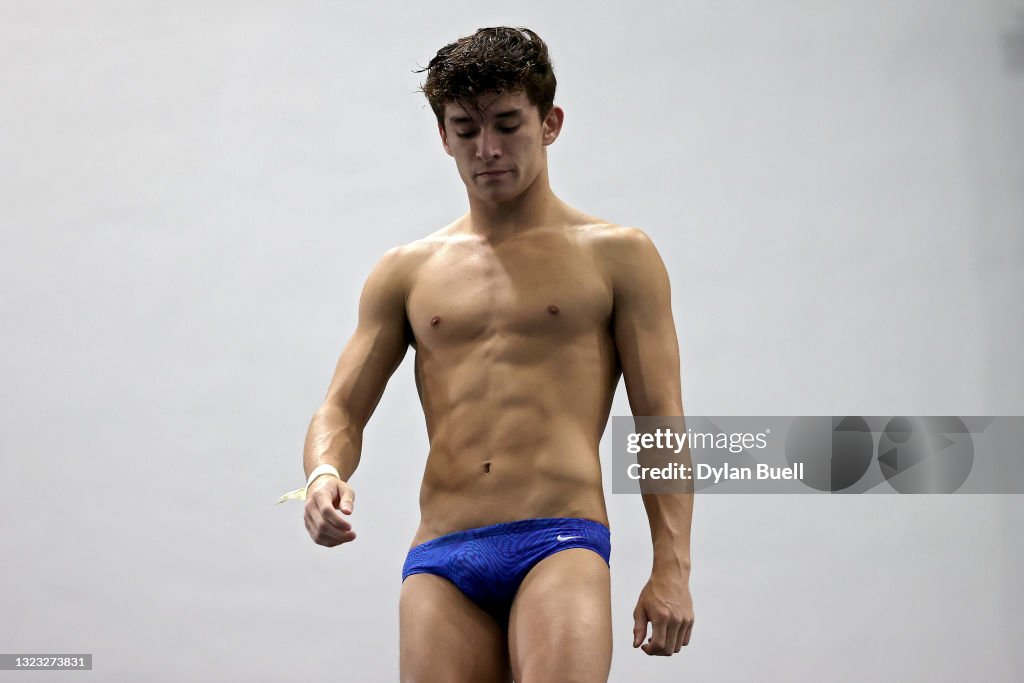 Tyler Downs competes in the men's 10 meter platform final during 2021