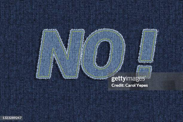 no single word in  denim texture - ripped jeans stockfoto's en -beelden