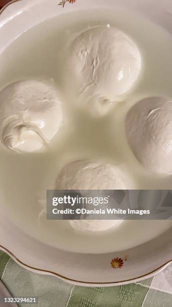 buffalo mozzarella - buffalo mozzarella stock pictures, royalty-free photos & images