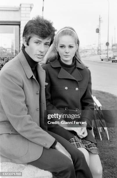 Serbian-Italian film actress Beba Loncar and American actor Georges Chakiris, before the filming of "Sharon vestida de rojo", Madrid, Spain, 1967.