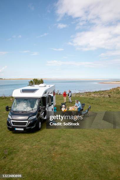 vacation with a view - caravan uk stockfoto's en -beelden