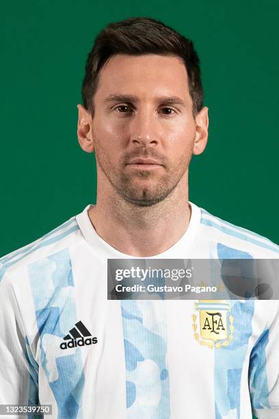 Lionel Messi Portrait Photos and Premium High Res Pictures - Getty Images