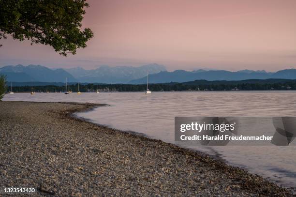 sonnenuntergang am starnberger see - starnberger see stock pictures, royalty-free photos & images