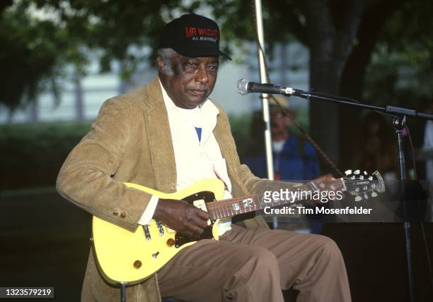 Burnside performs during the Fountain Blues Festival at San Jose State University on May 9, 1998 in San Jose, California.
