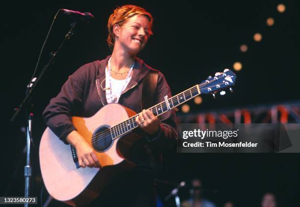 Sara McLachlan performs during Neil Young's Annual Bridge School benefit at Shoreline Amphitheatre on October 18, 1998 in Mountain View, California.