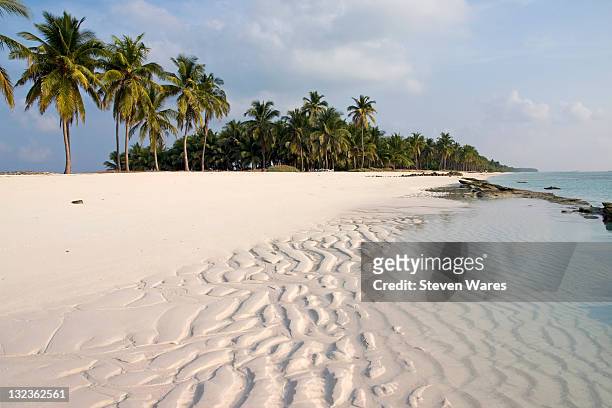 desert island - sand art in india stock-fotos und bilder