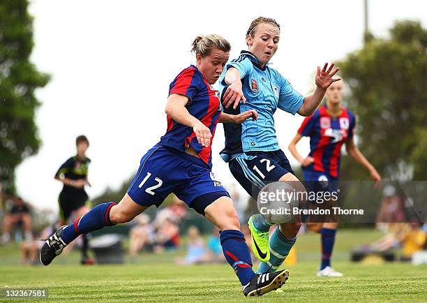 Monnique Kofoed of the Jets competes with Teigan Allen of Sydney during the round four W-League match between the Newcastle Jets and Sydney FC at...