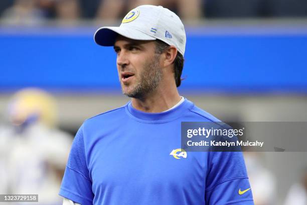 Assistant quaterbacks coach Zac Robinson of the Los Angeles Rams looks on during open practice at SoFi Stadium on June 10, 2021 in Inglewood,...