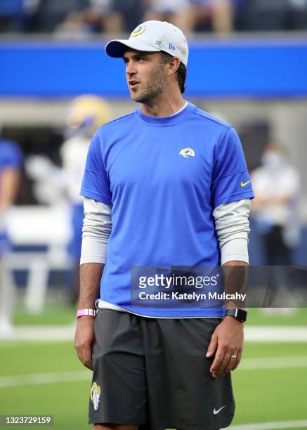 Assistant quaterbacks coach Zac Robinson of the Los Angeles Rams looks on during open practice at SoFi Stadium on June 10, 2021 in Inglewood,...