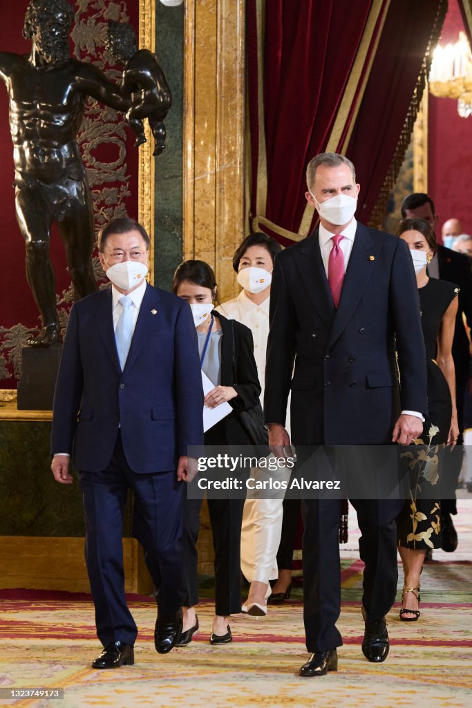 Spanish Royals Host A Dinner For President Of South Corea
