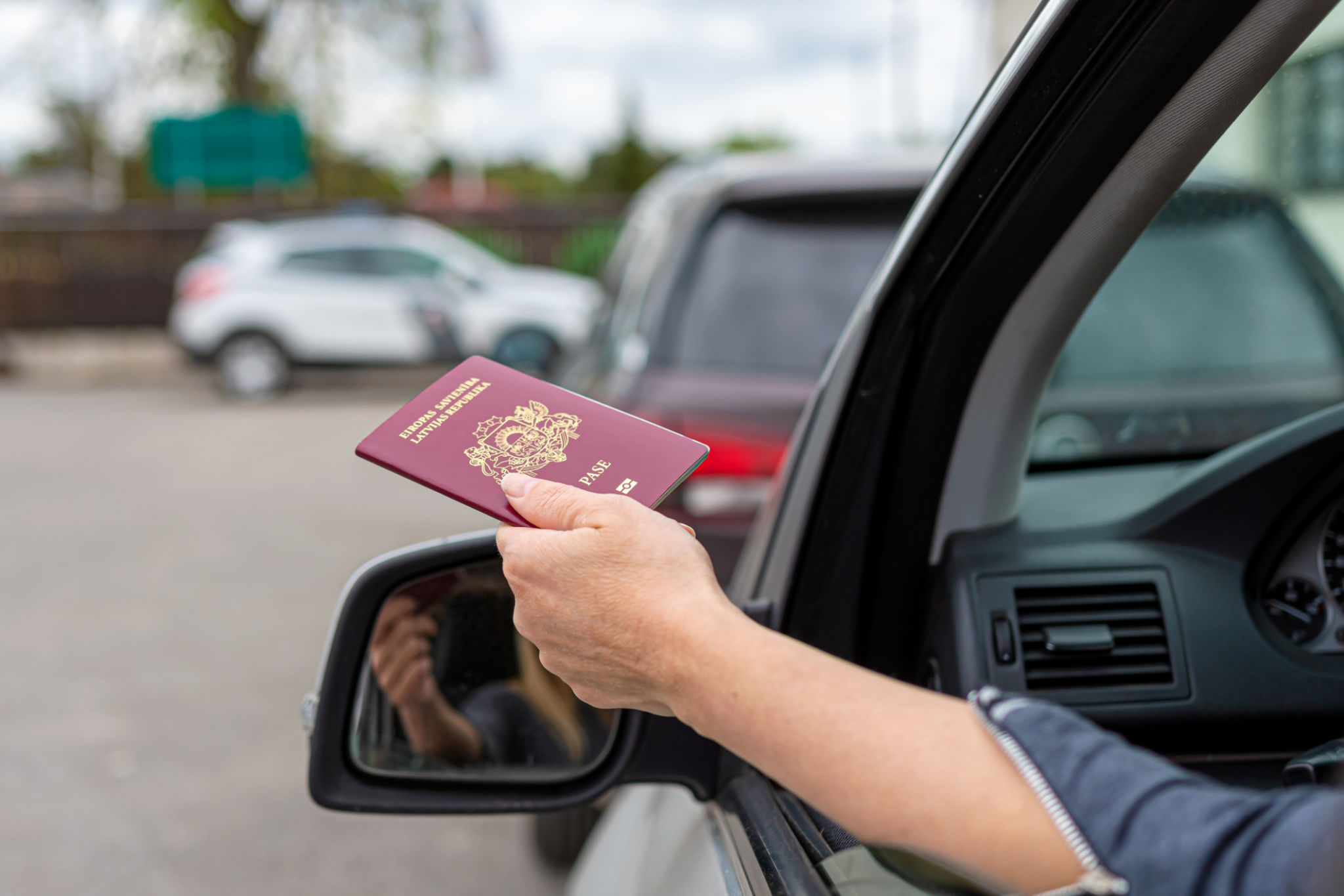 car crossing border