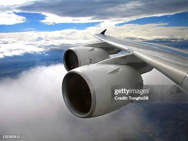 a380 wing - airbus imagens e fotografias de stock