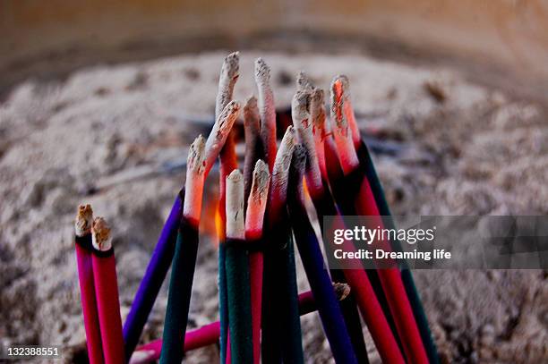 incense burning - kamakura stock pictures, royalty-free photos & images