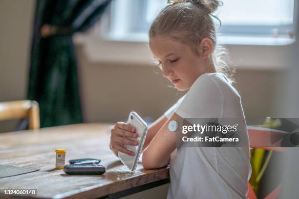 a casa la tecnologia del diabete - attrezzatura medica foto e immagini stock