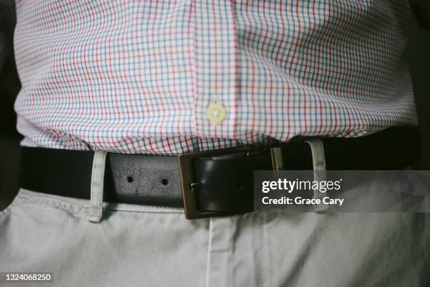 man's midsection - buckle stock-fotos und bilder