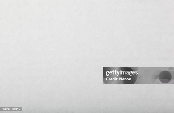 white cardboard texture - brief photos et images de collection