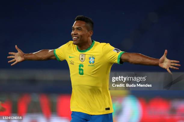 Alex Sandro of Brazil celebrates after scoring the first goal of his team during a match between Brazil and Peru as part of Group B of Copa America...