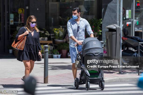 Paula Echevarria and Miguel Torres took advantage of the good weather in the capital to take a walk and run some errands with their son Miguel, on...