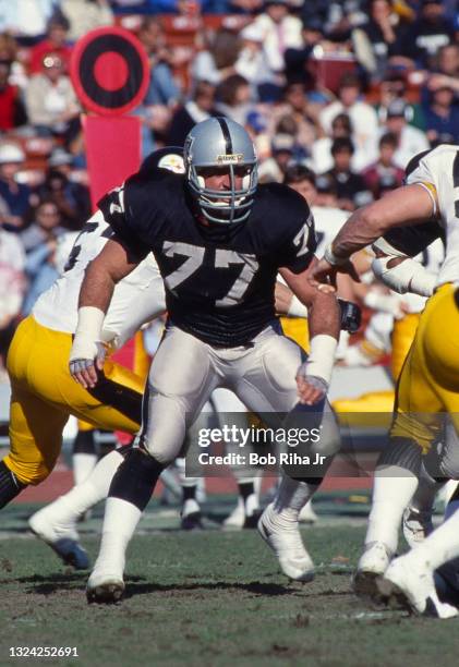 Los Angeles Raiders Lyle Alzado during playoff game against the Pittsburgh Steelers, January 1, 1984 in Los Angeles, California.
