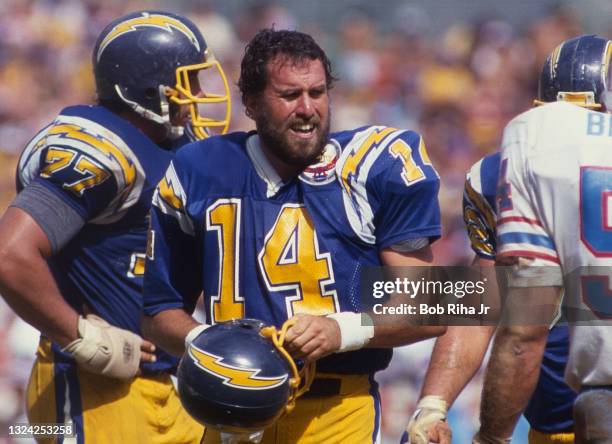 San Diego Charger QB Dan Fouts during playoff game action against Houston Oilers, September 30, 1990 in San Diego, California.