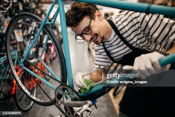 Sycle Mecanic 116 Drive Cycle Shop Stock Photos, High-Res Pictures, and Images ...