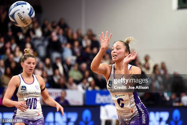 Mila Reuelu-Buchanan of the Stars passes the ball during the round eight ANZ Premiership match between the Southern Steel and the Northern Stars at...
