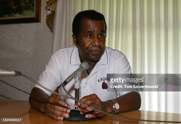 Boxing trainer Emanuel Steward takes part in a roundtable discussion at his home while wearing his Kronk polo on August 1, 2006 in Detroit, Michigan.