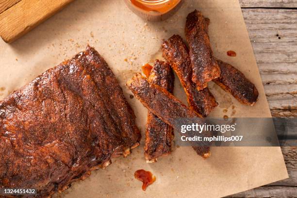 barbecue - bbq - st louis style pork ribs - smoked food stock pictures, royalty-free photos & images