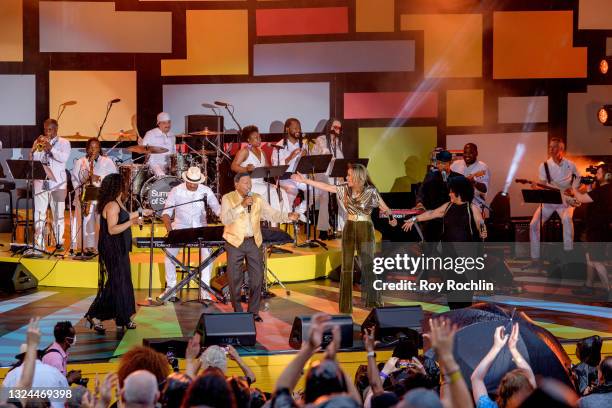 Billy Davis and Marlyn McCoo perform during Questlove's "Summer Of Soul" screening & live concert at Marcus Garvey Park in Harlem on June 19, 2021 in...