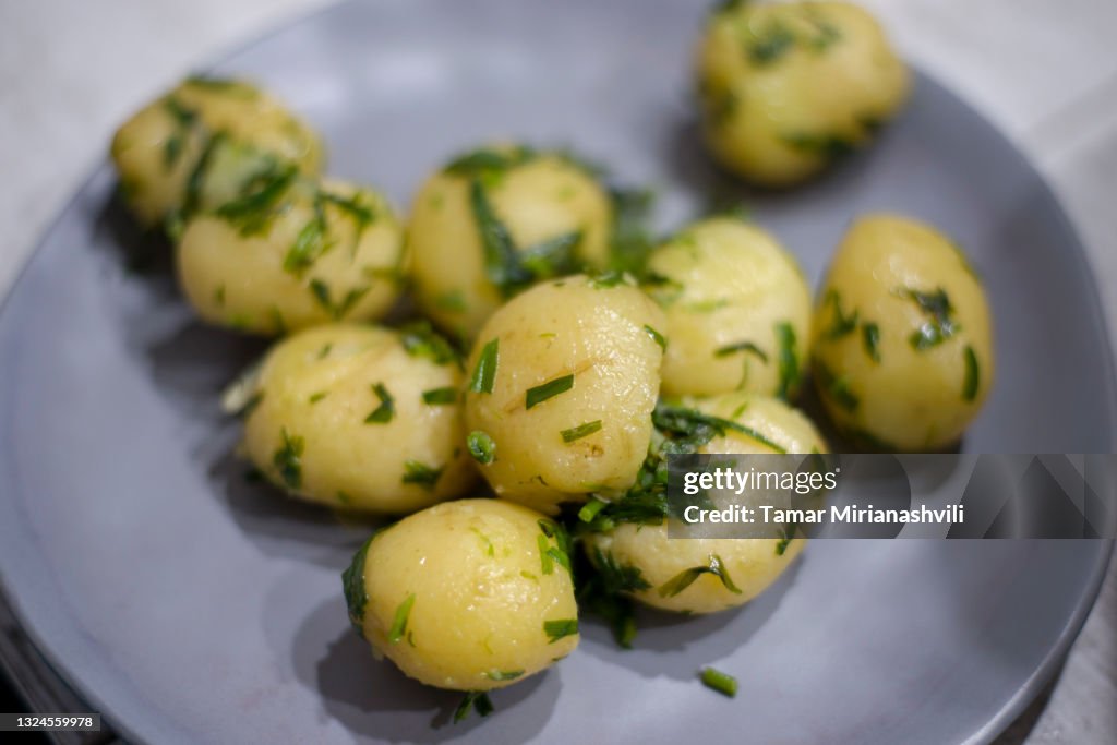 Boiled new potatoes with herbs