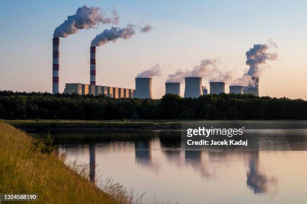 coal power plant - coal power plant stockfoto's en -beelden