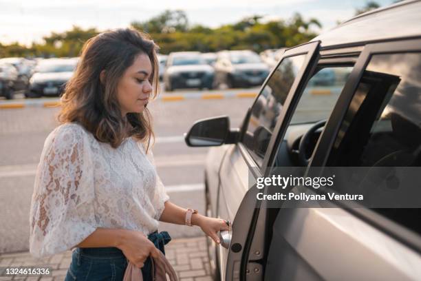 business people car parking - close door stock pictures, royalty-free photos & images