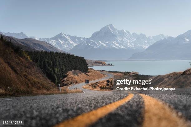 panoramic view nature landscape in south island new zealand - queenstown fotografías e imágenes de stock